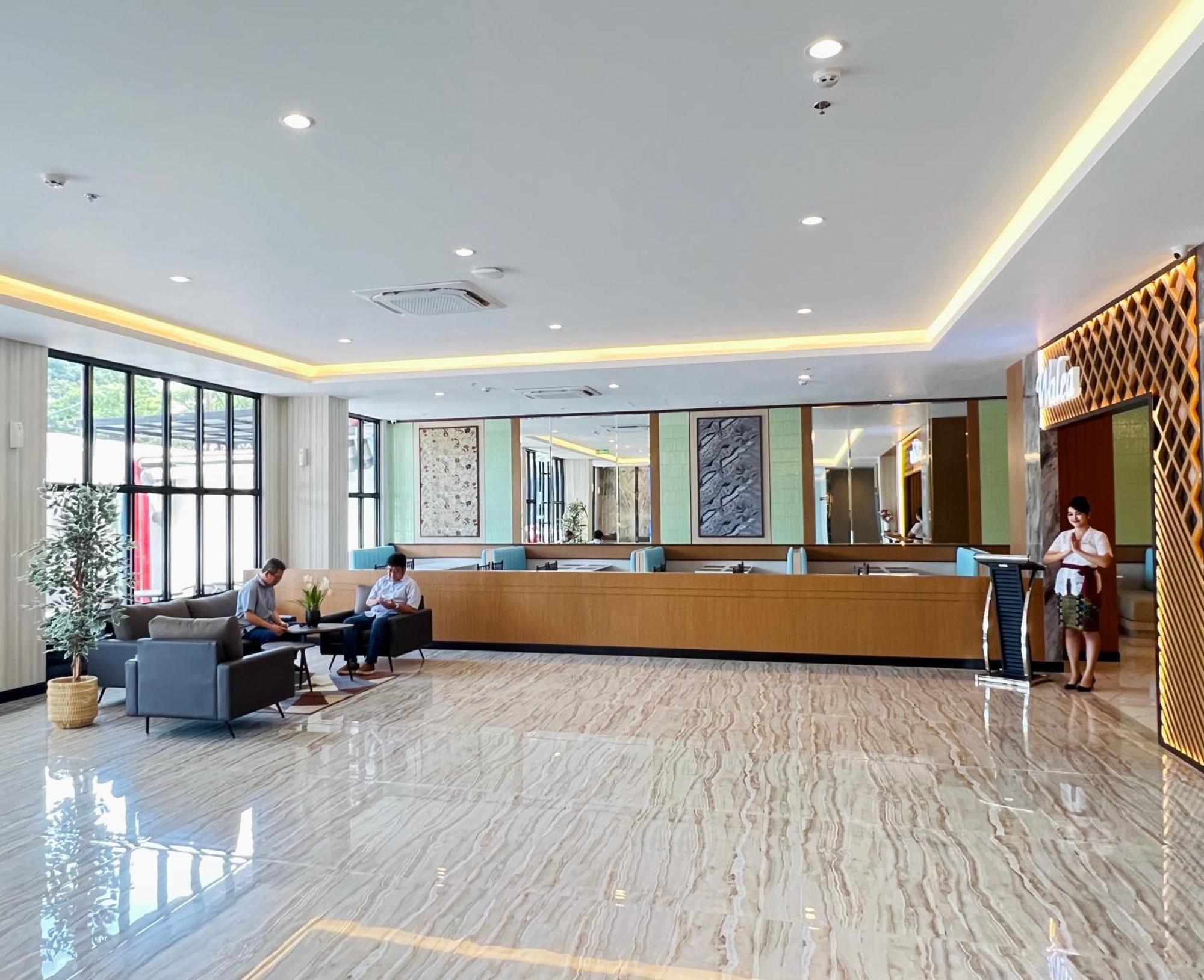 D'Primahotel Airport Sultan Hasanuddin Makassar Sudiang Esterno foto